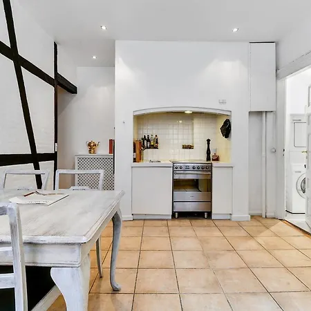 Apartment An Authentic And Luxurious 200 Sqm Experience