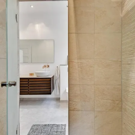 An Authentic And Luxurious 200 Sqm Experience