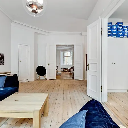 Apartment An Authentic And Luxurious 200 Sqm Experience